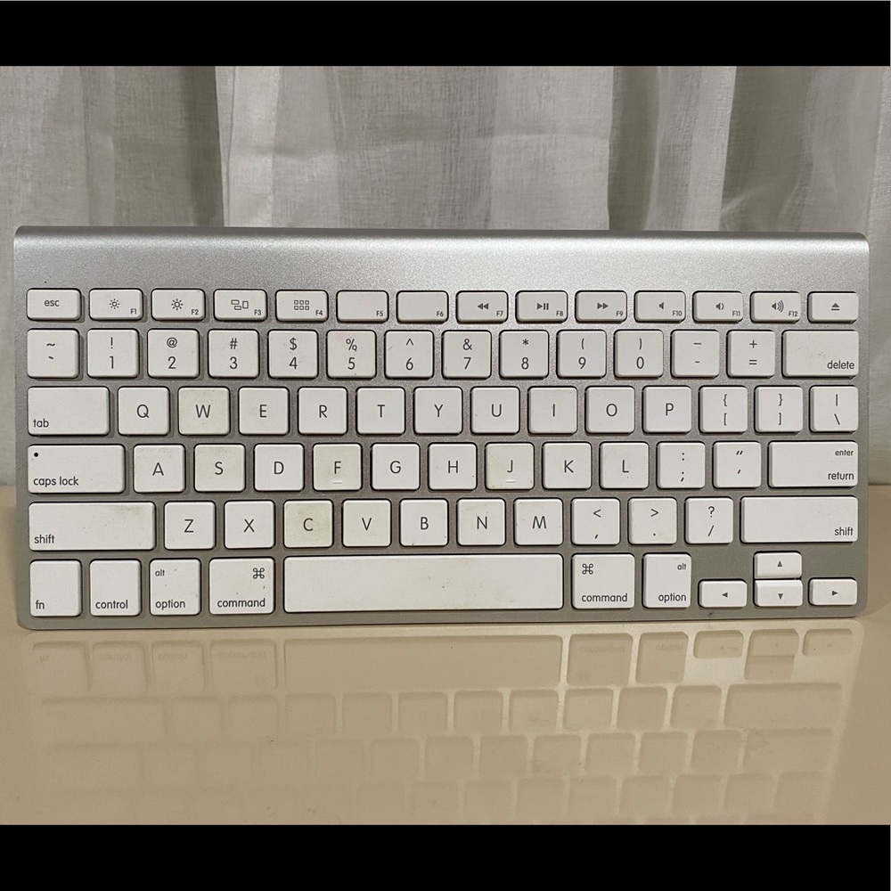 Apple Keyboard A1314 Bluetooth